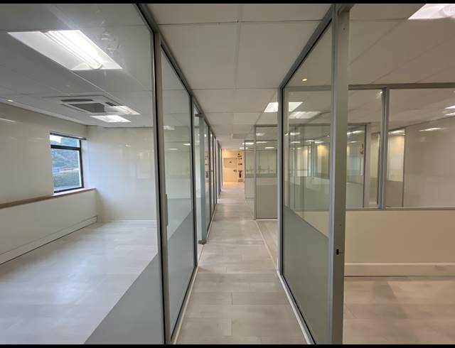 415.30M² OFFICE TO LET IN NEWLANDS